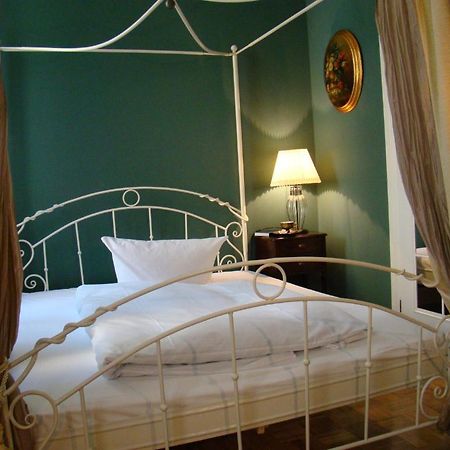 Hotel Alte Galerie Am Kudamm Berlim Quarto foto